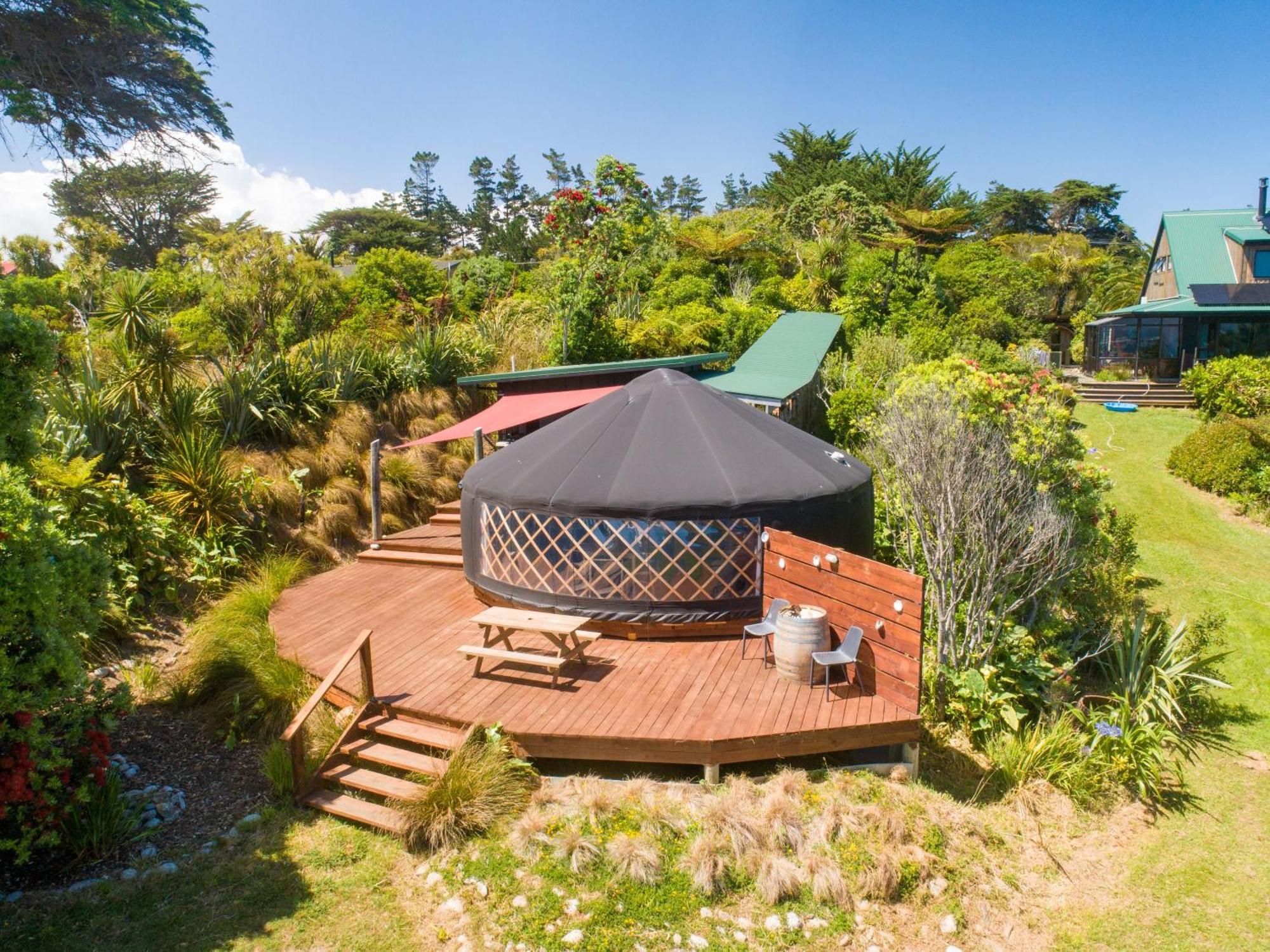 Hotel The Hole In The Rock Yurt Cape Foulwind Exterior foto